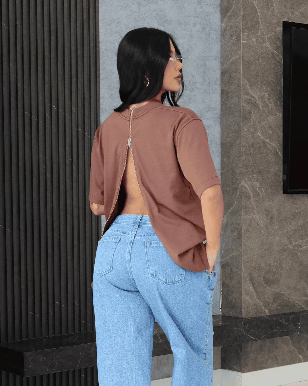 CAMISA OVERSIZE ABERTURA ESPALDA